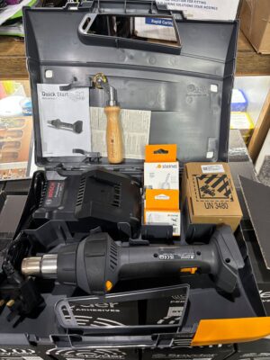 Steinel Mobile Heat 7 8Ah Battery & Charger Cased